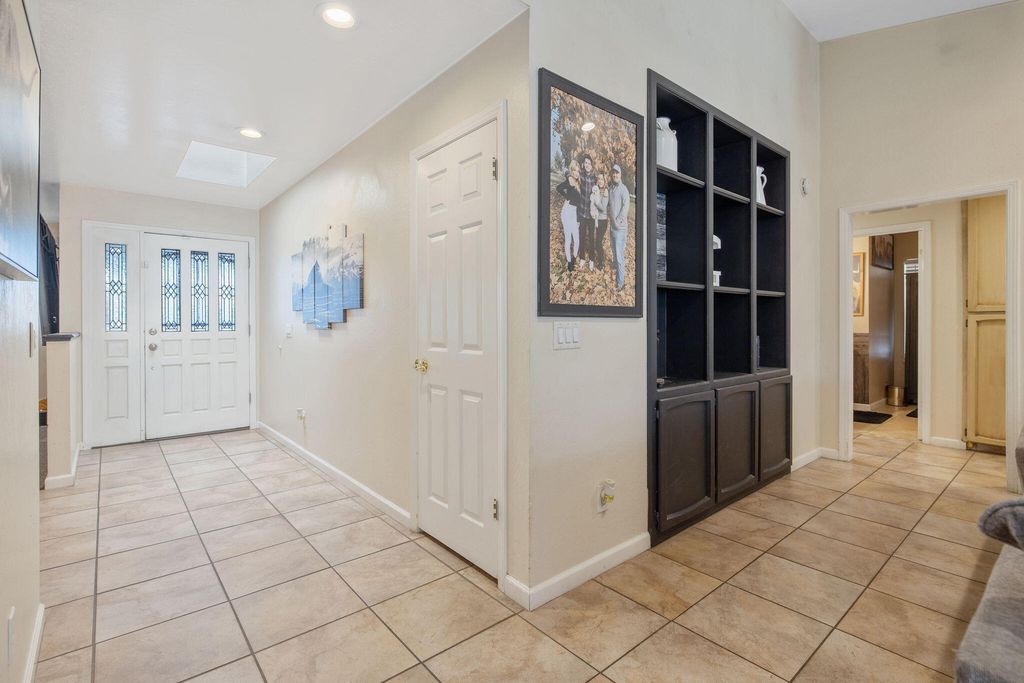Image 28 of property listing at 2612 E Feemster, Visalia, CA 93292