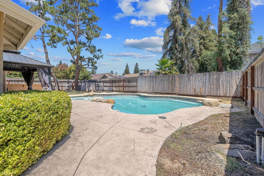 Image 45 of property listing at 2612 E Feemster, Visalia, CA 93292