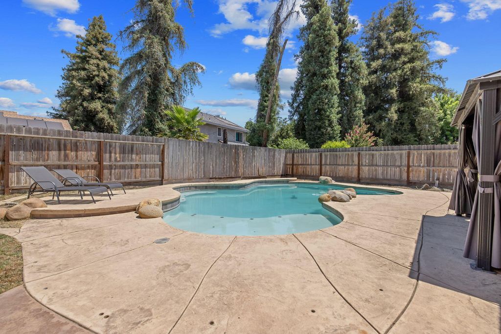 Image 50 of property listing at 2612 E Feemster, Visalia, CA 93292