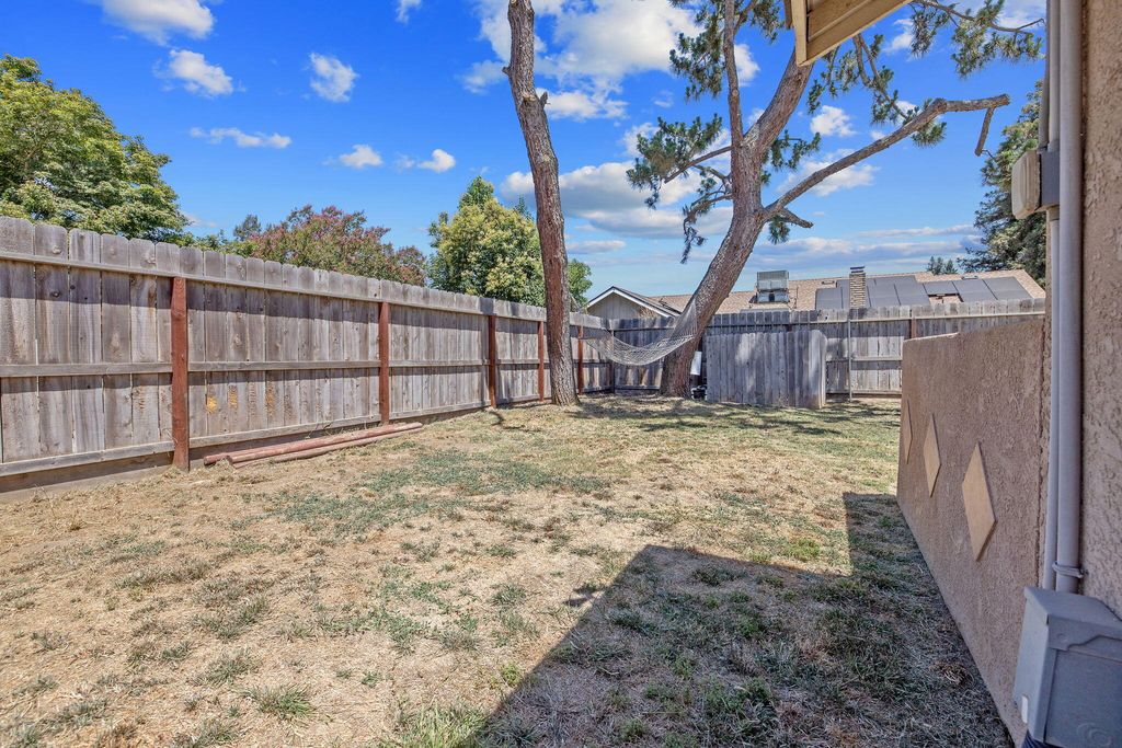Image 53 of property listing at 2612 E Feemster, Visalia, CA 93292