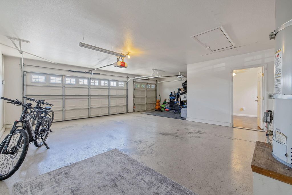 Image 56 of property listing at 2612 E Feemster, Visalia, CA 93292