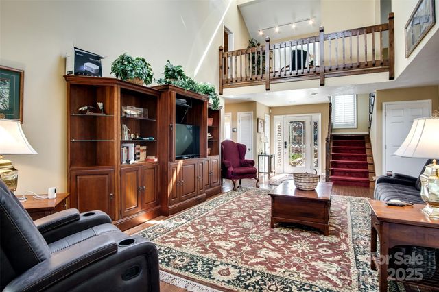 82 Avisco Road, Robbinsville, NC 28771