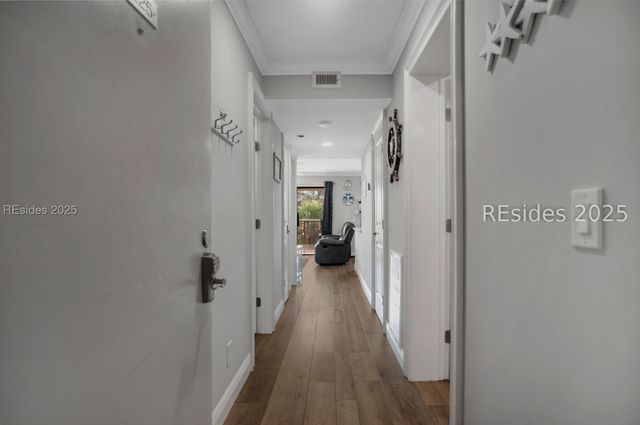 40 Folly Field Road 225, Hilton Head Island, SC 29928