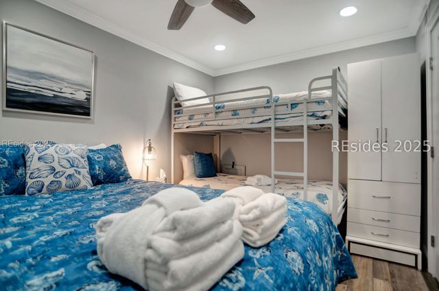 40 Folly Field Road 225, Hilton Head Island, SC 29928