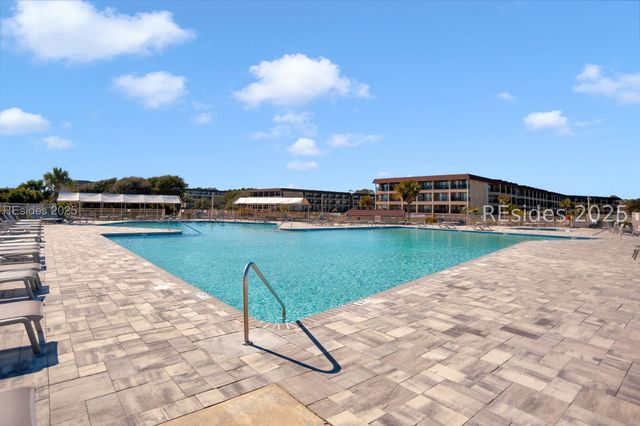 40 Folly Field Road 225, Hilton Head Island, SC 29928