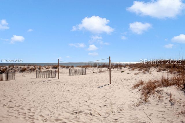 40 Folly Field Road 225, Hilton Head Island, SC 29928