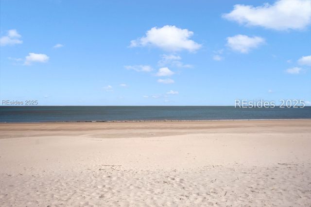 40 Folly Field Road 225, Hilton Head Island, SC 29928