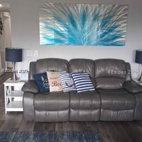 40 Folly Field Road 225, Hilton Head Island, SC 29928