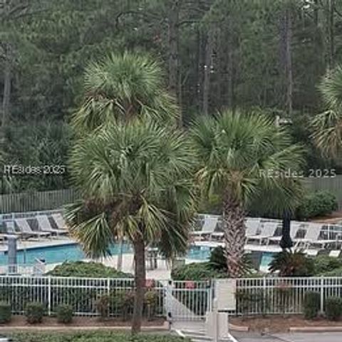 40 Folly Field Road 225, Hilton Head Island, SC 29928