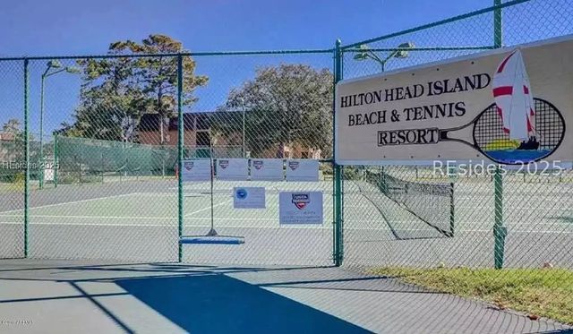 40 Folly Field Road 225, Hilton Head Island, SC 29928