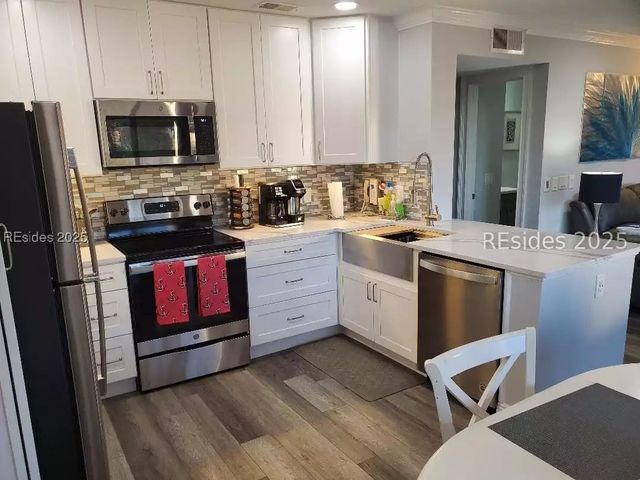 40 Folly Field Road 225, Hilton Head Island, SC 29928