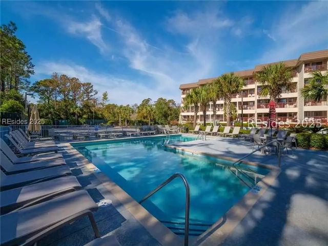 40 Folly Field Road 225, Hilton Head Island, SC 29928