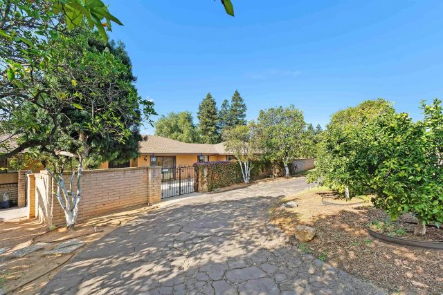 363 Tumble Creek Ln, Fallbrook, CA 92028