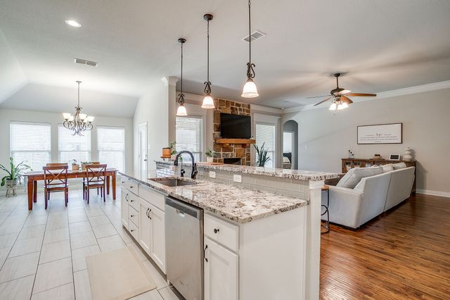 195 Melbourne Drive, Willow Park, TX 76087