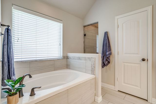 195 Melbourne Drive, Willow Park, TX 76087