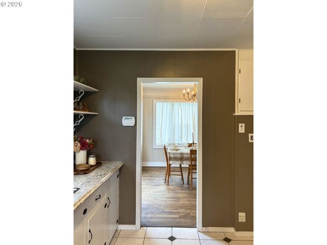 1011 INGERSOLL St, Coos Bay, OR 97420