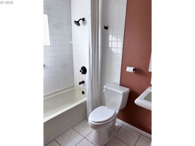 1011 INGERSOLL St, Coos Bay, OR 97420