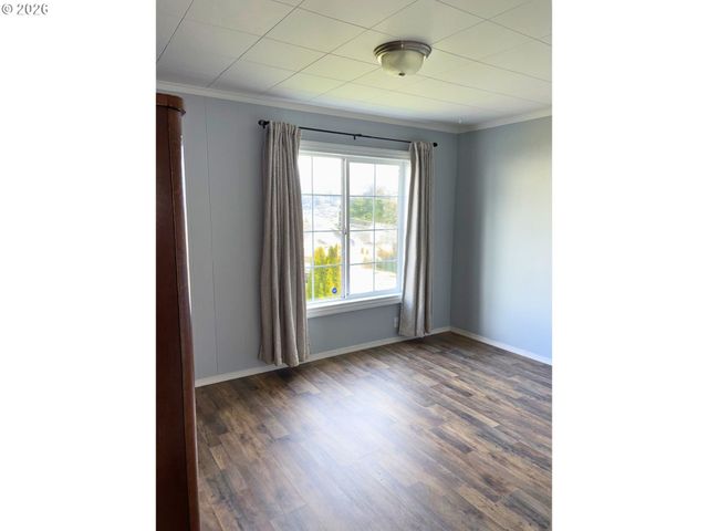 1011 INGERSOLL St, Coos Bay, OR 97420