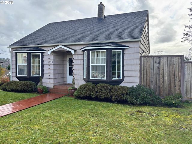 1011 INGERSOLL St, Coos Bay, OR 97420
