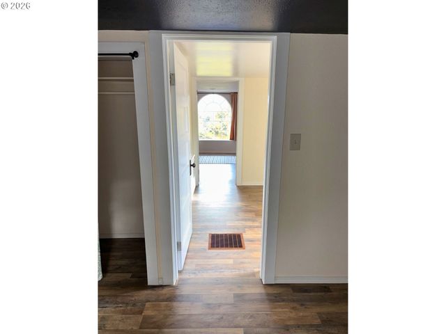 1011 INGERSOLL St, Coos Bay, OR 97420