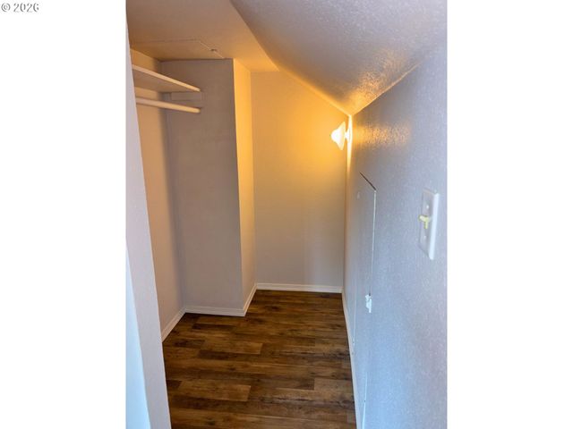 1011 INGERSOLL St, Coos Bay, OR 97420