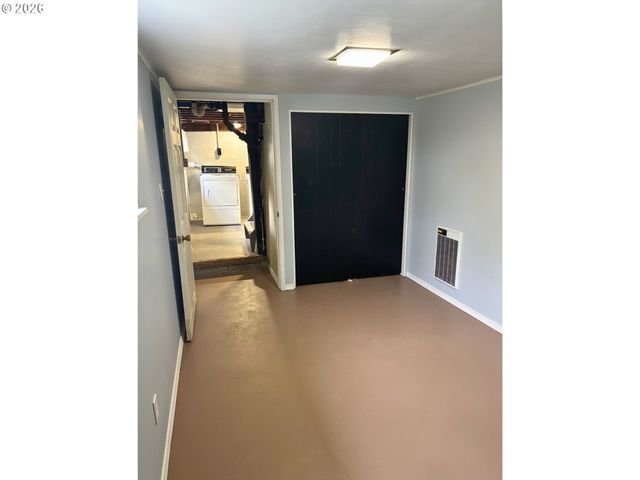 1011 INGERSOLL St, Coos Bay, OR 97420