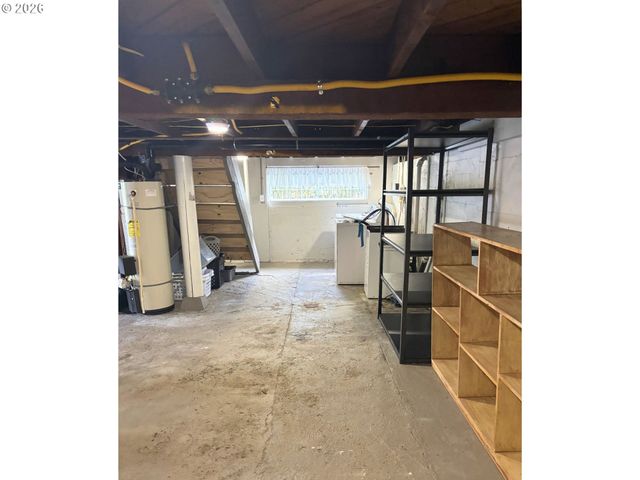 1011 INGERSOLL St, Coos Bay, OR 97420