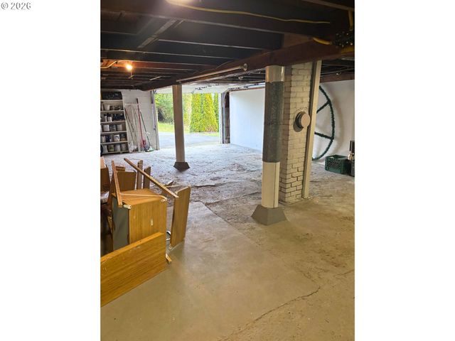 1011 INGERSOLL St, Coos Bay, OR 97420