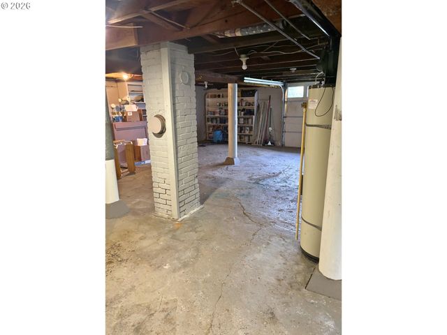 1011 INGERSOLL St, Coos Bay, OR 97420