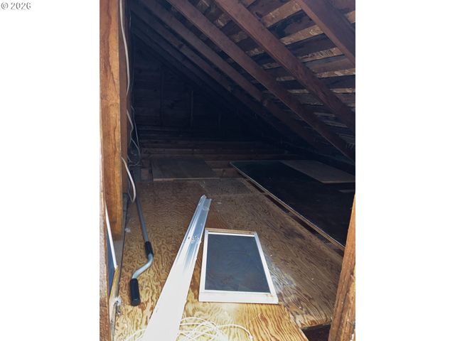 1011 INGERSOLL St, Coos Bay, OR 97420