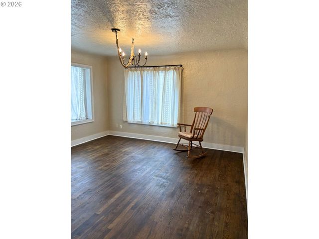 1011 INGERSOLL St, Coos Bay, OR 97420