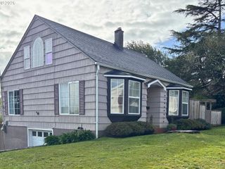 1011 INGERSOLL St, Coos Bay, OR 97420