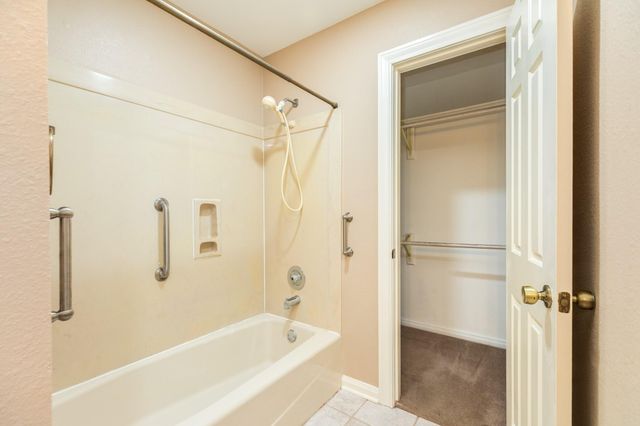 212 Any Way Street, Lake Jackson, TX 77566