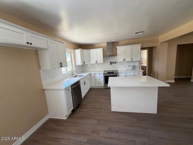 6632 N 60TH Avenue, Glendale, AZ 85301