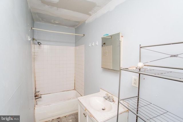 2017 ORTHODOX ST, Philadelphia, PA 19124