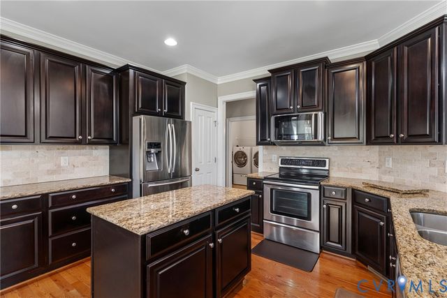 9118 Colonnade Cir, Ashland, VA 23005