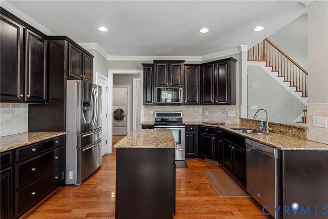 9118 Colonnade Cir, Ashland, VA 23005