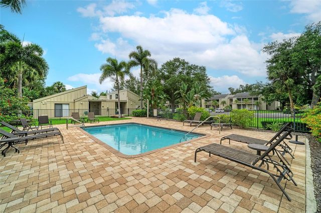 2224 BAHIA VISTA STREET E6, Sarasota, FL 34239
