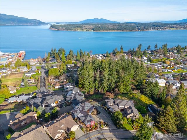 2712 17th Street, Anacortes, WA 98221