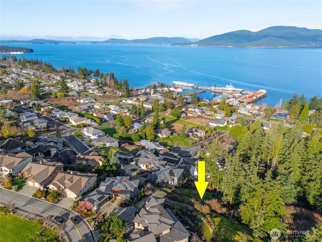 2712 17th Street, Anacortes, WA 98221