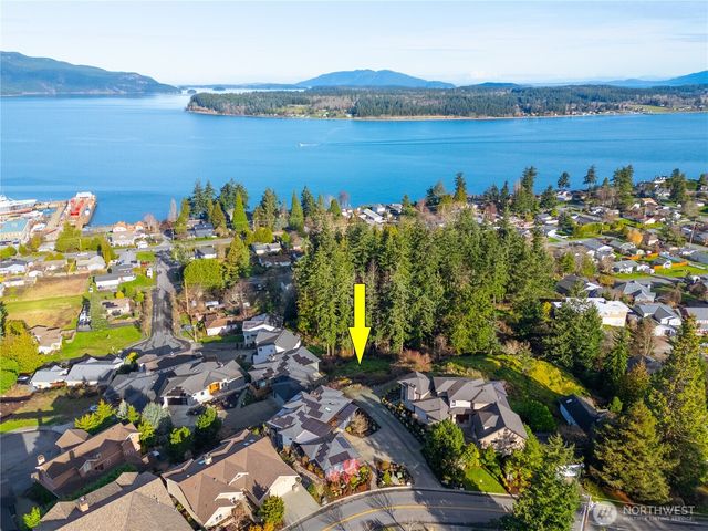 2712 17th Street, Anacortes, WA 98221