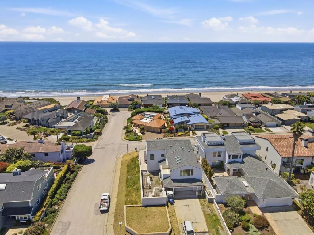 Image 1 of property listing at 995 Via Tornasol, Aptos, CA 95003