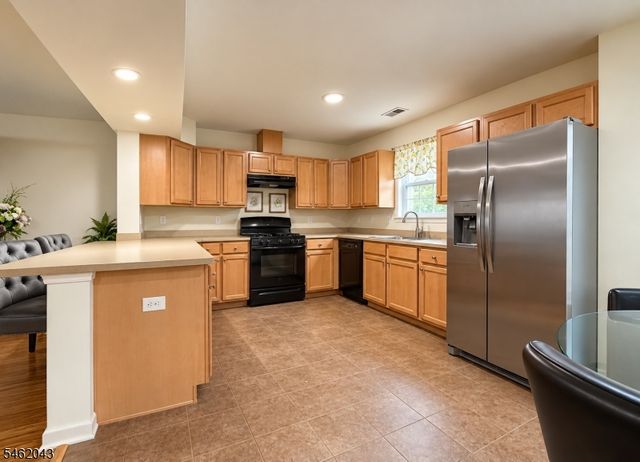 27 Keenan St, Franklin Twp., NJ 08873