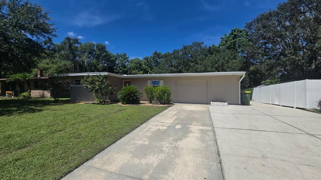 405 LOUIS STREET, Leesburg, FL 34748