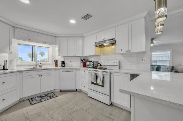 2100 KINGS HIGHWAY 886, Port Charlotte, FL 33980