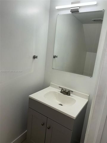 13759 SW 160th St 24, Miami, FL 33177