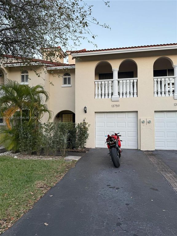 13759 SW 160th St 24, Miami, FL 33177