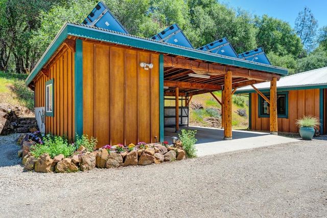 11860 Surrey Dr, Grass Valley, CA 95949