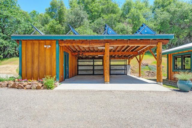 11860 Surrey Dr, Grass Valley, CA 95949