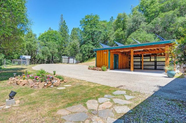11860 Surrey Dr, Grass Valley, CA 95949